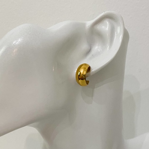 Vintage Jewelry - VTG Gold Small Wide Hoop Earrings